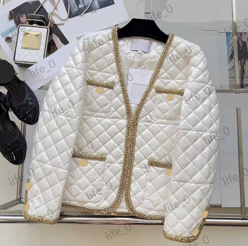 Fashion Down Jackets Designer Braided Edge Hardware Buttons Puffer Coat Tops V-neck Pocket Thickened Down Winter Coats Brand Womens Warm Jacket 2 Colors 1970, 13
Fashion Down Jackets Designer Braided Edge Hardware Buttons Puffer Coat Tops V-neck Pocket Thickened Down Winter Coats Brand Womens Warm Jacket 2 Colors 1970, 13