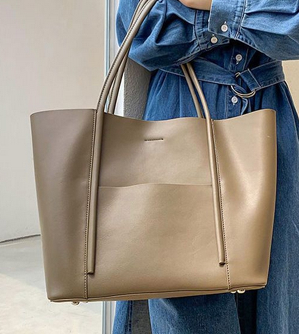Spanish high-quality brand women's bags 2022 summer new one-shoulder messenger women's wing bag, No box
Spanish high-quality brand women's bags 2022 summer new one-shoulder messenger women's wing bag, No box