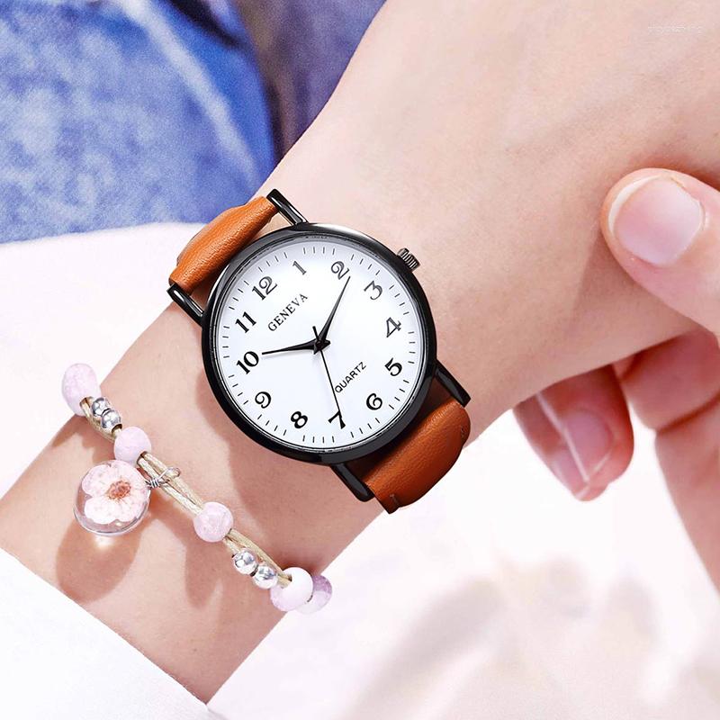 Wristwatches 2022 Watch Women Simple Classic Fashion Small Dial Women's Watches Leather Strap Quartz Clock Wrist Gift, G-u1
Wristwatches 2022 Watch Women Simple Classic Fashion Small Dial Women's Watches Leather Strap Quartz Clock Wrist Gift, G-u1