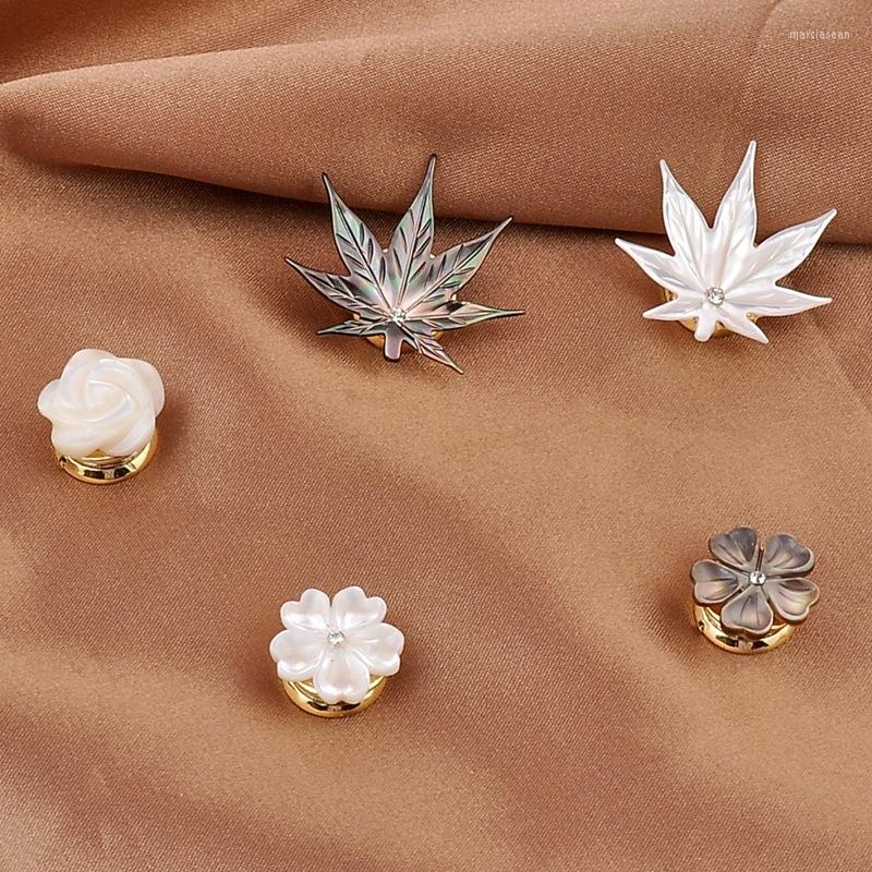 Brooches 2022 Fashion Natural Shell Flower Magnetic Brooch Badge Party Office Casual Luxulry Jewelry For Women Accessories
Brooches 2022 Fashion Natural Shell Flower Magnetic Brooch Badge Party Office Casual Luxulry Jewelry For Women Accessories