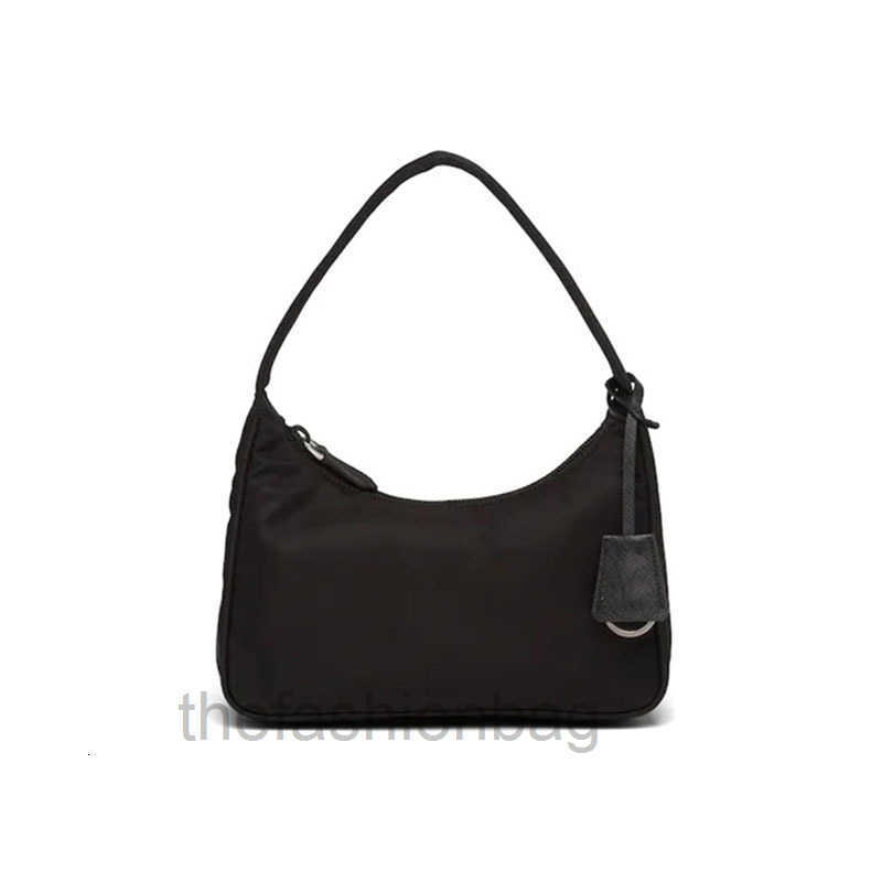 Luxury Womens Nylon Messenger Bags The single shoulder Fashion Designers Multifunctional Handbags Top QualityBlack Tod with Key buckle 27cm, Black
Luxury Womens Nylon Messenger Bags The single shoulder Fashion Designers Multifunctional Handbags Top QualityBlack Tod with Key buckle 27cm, Black