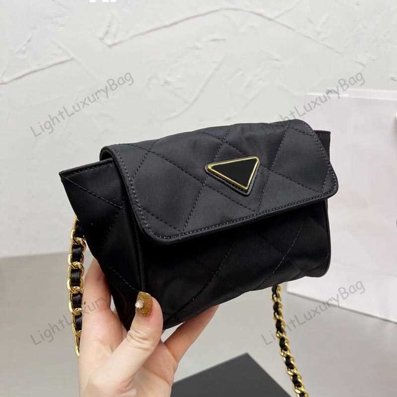 Shoulder Bag Designer Nylon Wallet chain Crossbody fashion Light luxury Rhombic pattern For Women Classic Famous Brand Shopping Purses221030, Black
Shoulder Bag Designer Nylon Wallet chain Crossbody fashion Light luxury Rhombic pattern For Women Classic Famous Brand Shopping Purses221030, Black