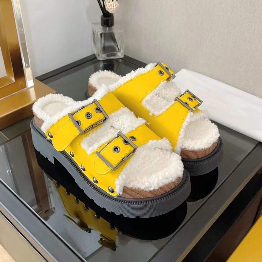 2022 winter new belt buckle rivet slippers warm wool casual shoes women's leather outdoor comfortable black brown yellow luxury designer factory shoes
2022 winter new belt buckle rivet slippers warm wool casual shoes women's leather outdoor comfortable black brown yellow luxury designer factory shoes