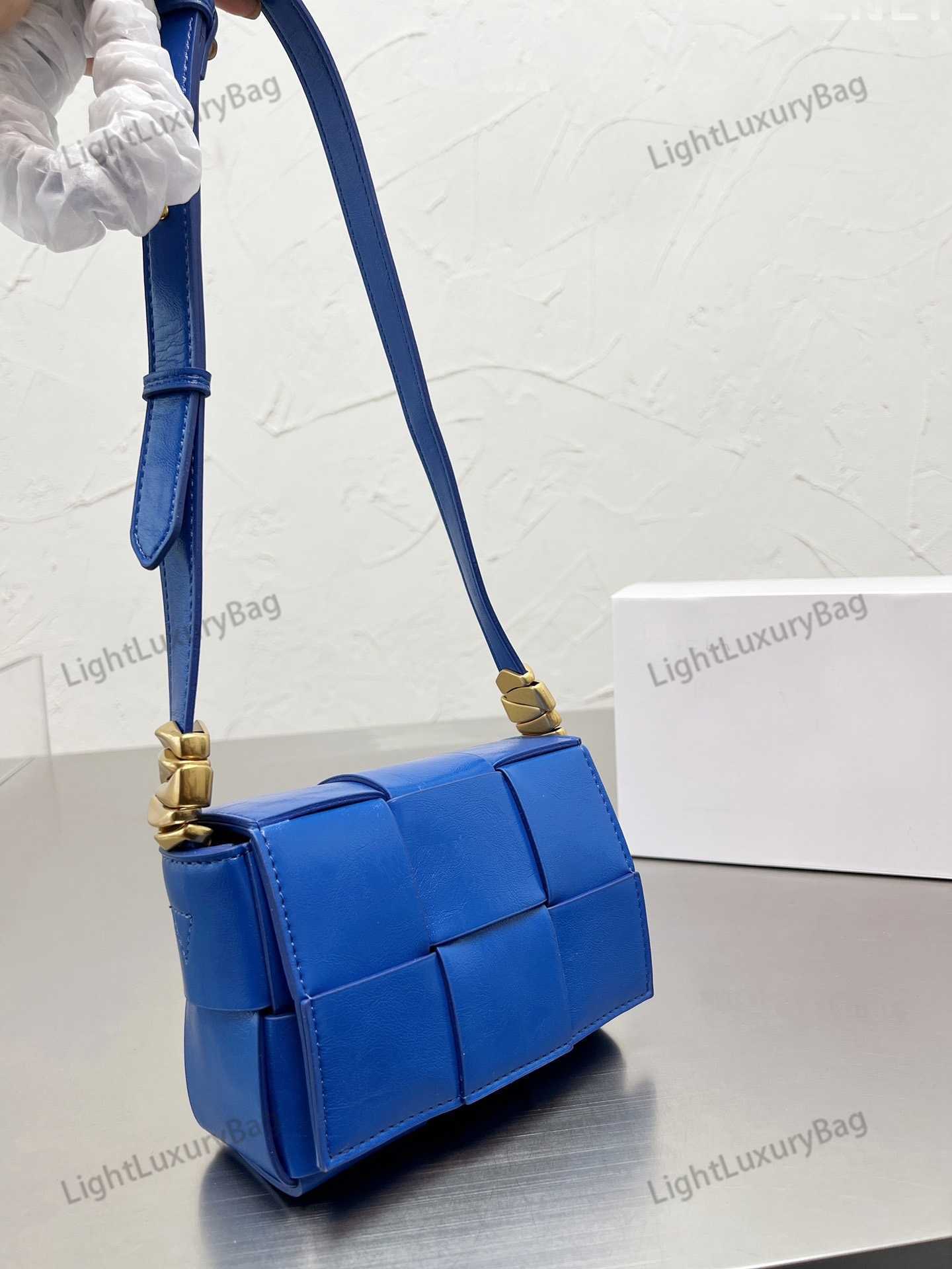 Shoulder Bag Designer Leather Fashion Handbag For Women Classic Famous Brand Fashion Crossbody Bags221030, Blue
Shoulder Bag Designer Leather Fashion Handbag For Women Classic Famous Brand Fashion Crossbody Bags221030, Blue