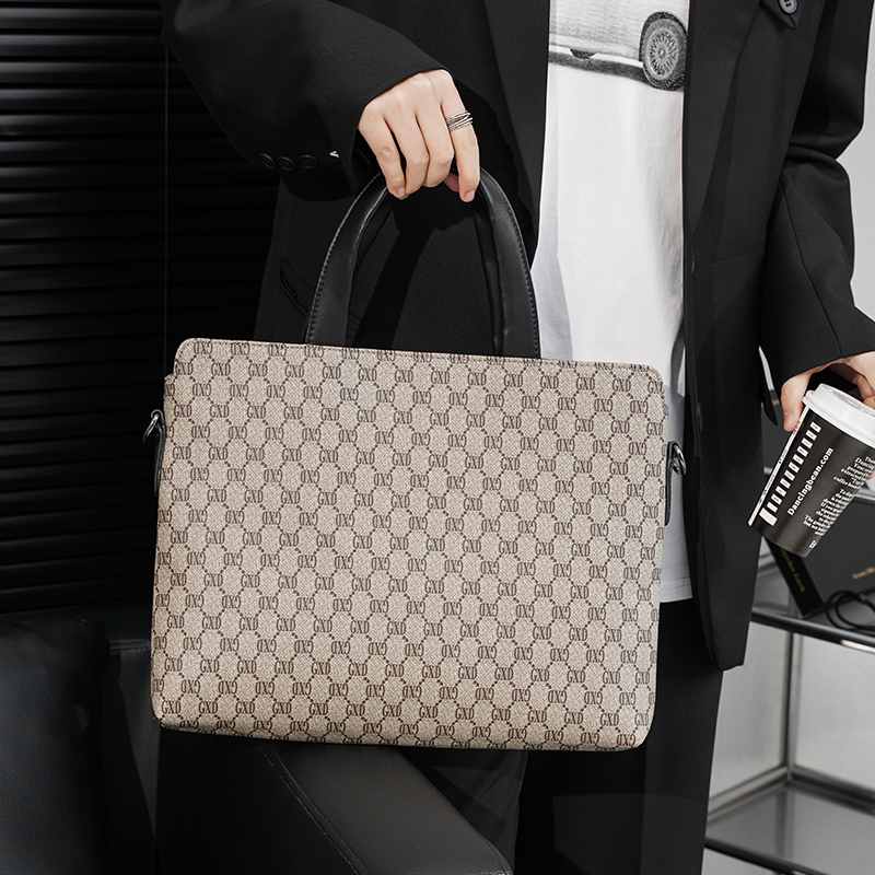 Business Laptop Bag Men Handbags Male Travel Briefcases Women Leather luxurys Messenger Bags, Withlogo
Business Laptop Bag Men Handbags Male Travel Briefcases Women Leather luxurys Messenger Bags, Withlogo