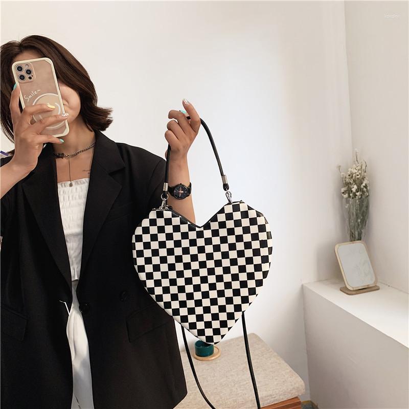 Evening Bags Brand Female Love Plaid Shoulder Designer Luxury Crossbody Bag Lady Cute Leather Handbags Satchels Fashionable Purses Tote, Plaid shoulder bag
Evening Bags Brand Female Love Plaid Shoulder Designer Luxury Crossbody Bag Lady Cute Leather Handbags Satchels Fashionable Purses Tote, Plaid shoulder bag