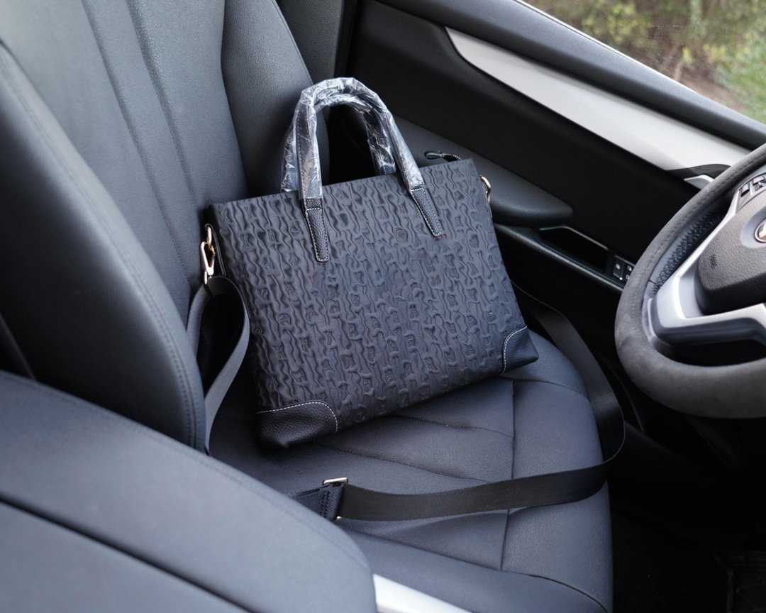Fashion Tote Bag Women Bags Handbag Luxury New Bag Fashion Handbags Designers Go With Everything Bags, Do not buy this option
Fashion Tote Bag Women Bags Handbag Luxury New Bag Fashion Handbags Designers Go With Everything Bags, Do not buy this option