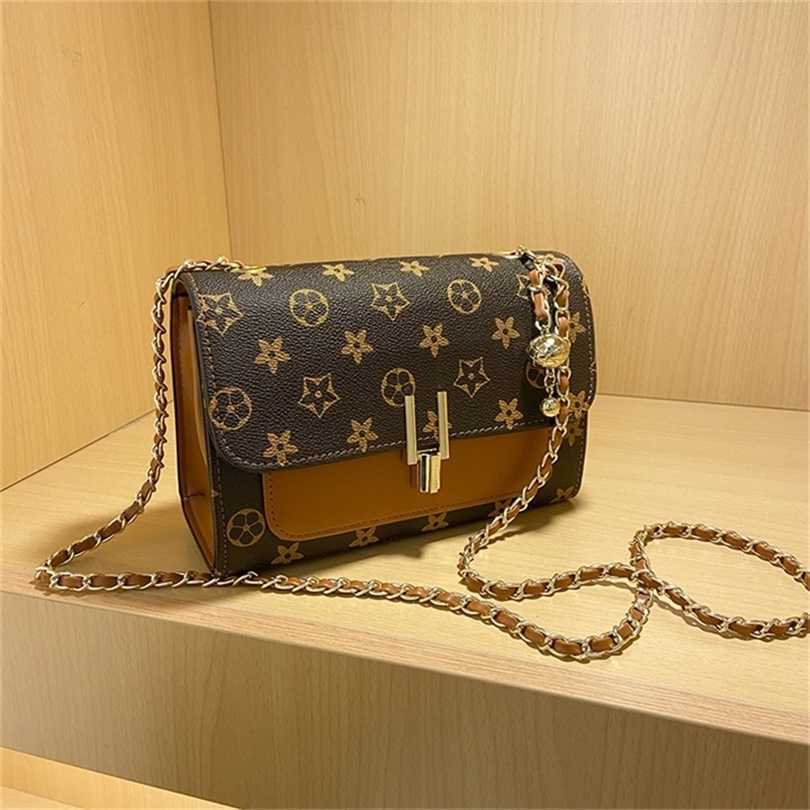 70% OFF 2023 Designer bag Old flower women's chain personalized contrast color messenger small square, Gufa brown
70% OFF 2023 Designer bag Old flower women's chain personalized contrast color messenger small square, Gufa brown