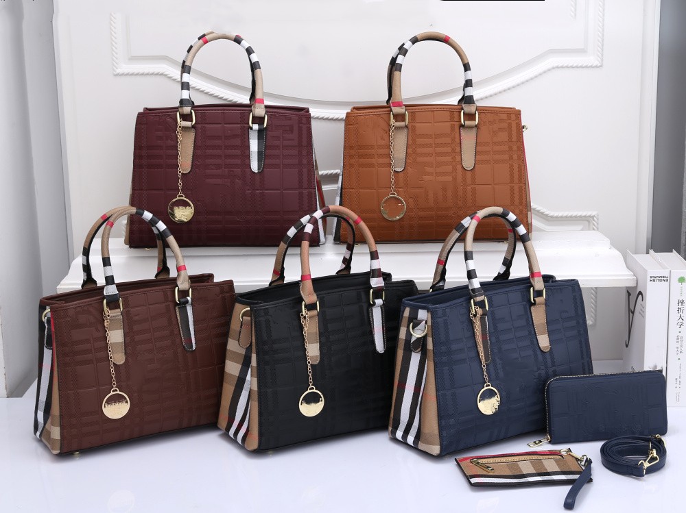 Business men's laptop bag large lattice woven cowhide shoulder bag fashion level diagonal cross briefcase 9301-1, High quality
Business men's laptop bag large lattice woven cowhide shoulder bag fashion level diagonal cross briefcase 9301-1, High quality