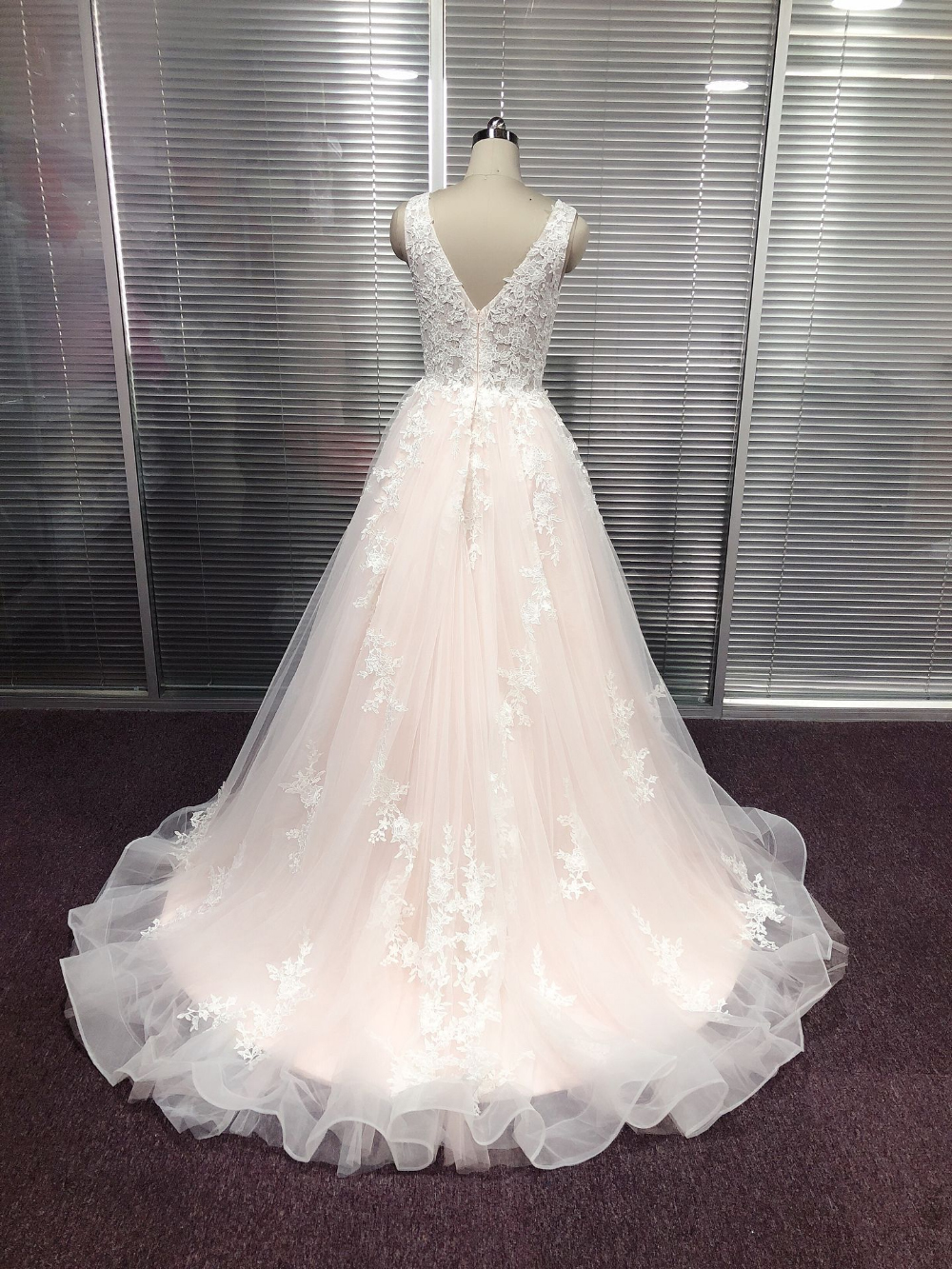 Pink Wedding Dress V Neck Bridal Gowns Backless Sleeveless Full Appliques Lace Bride Dresses Country vestidos de noiva
