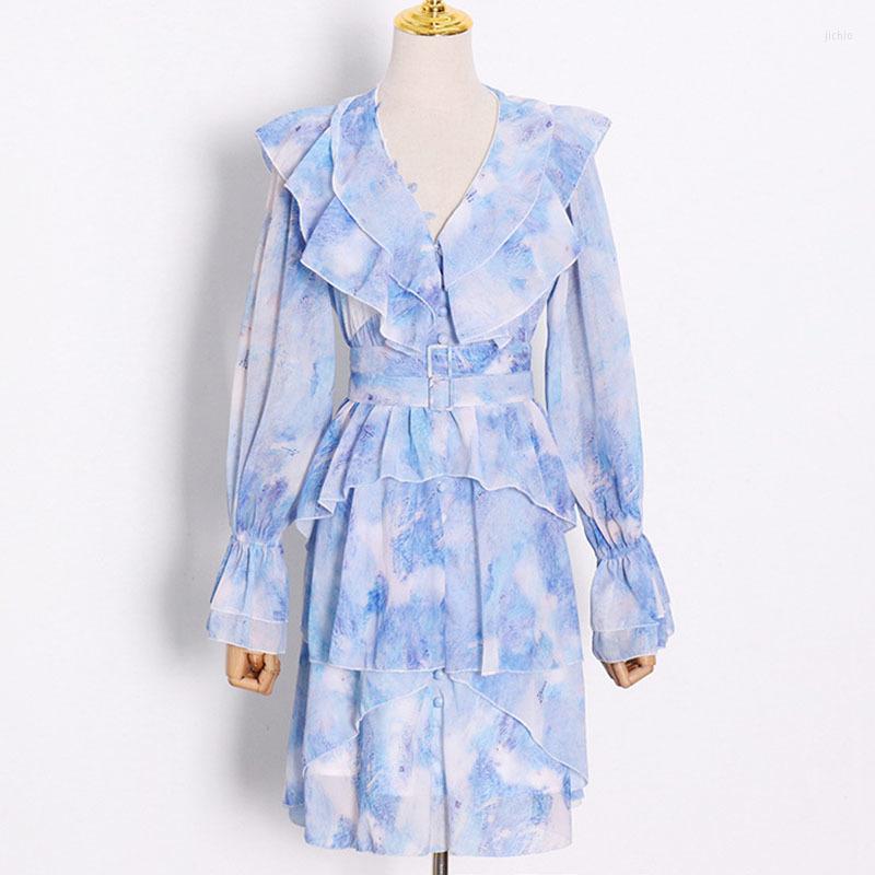 Casual Dresses SeeBeautiful Printed Ruffles Stitching Loose Dress V-neck Long Sleeve Single Breasted Belts Fashion 2022 Spring Women E029, Blue
Casual Dresses SeeBeautiful Printed Ruffles Stitching Loose Dress V-neck Long Sleeve Single Breasted Belts Fashion 2022 Spring Women E029, Blue