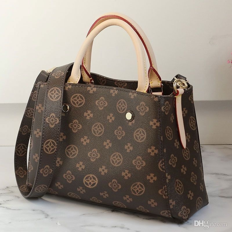 2023 luxurys designers Handbags Purses MONTIGNE Bags Womens Totes Brand Letter Embossing Genuine Leather Shoulder Bags crossbody bag Wallets pp9756, Coin purses
2023 luxurys designers Handbags Purses MONTIGNE Bags Womens Totes Brand Letter Embossing Genuine Leather Shoulder Bags crossbody bag Wallets pp9756, Coin purses