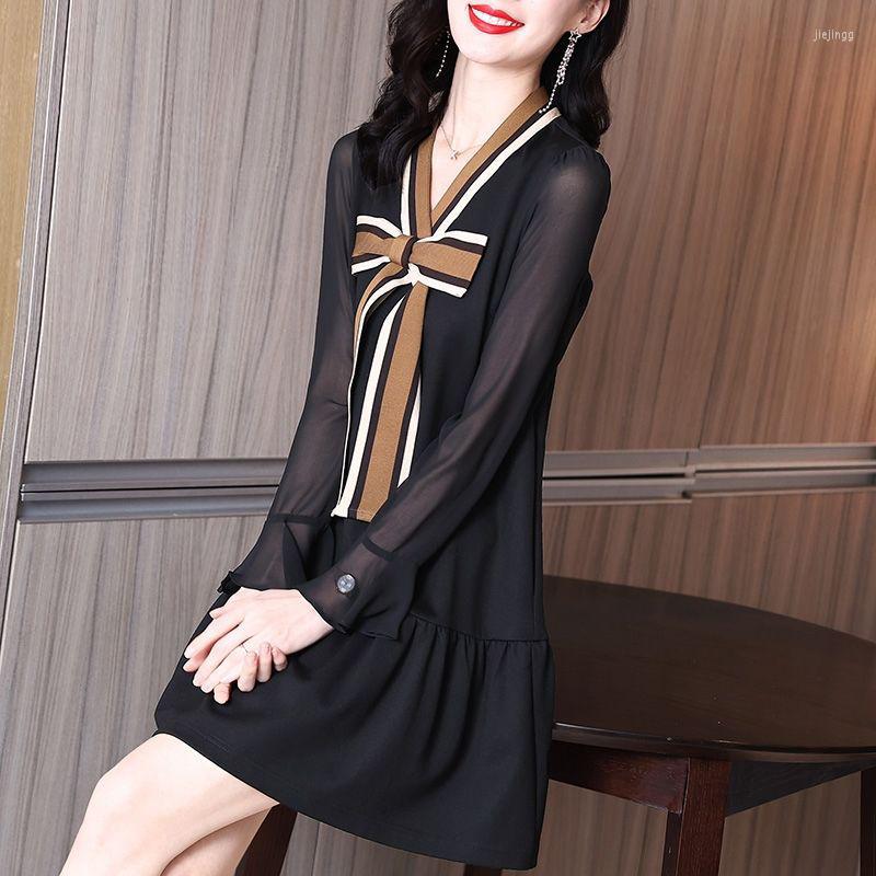 Casual Dresses Female Dress Spring 2022 French Light Luxury Small Fragrant Wind Women' A Word Black V Neck Butterfly Junction Leaf
Casual Dresses Female Dress Spring 2022 French Light Luxury Small Fragrant Wind Women' A Word Black V Neck Butterfly Junction Leaf