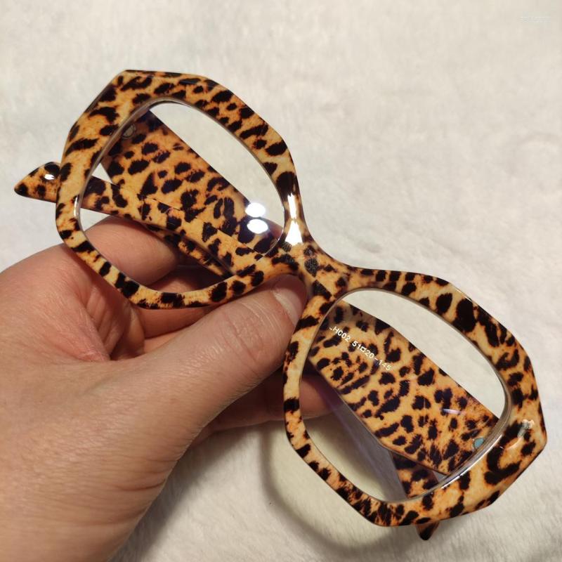 Sunglasses Frames 2022 Fashion Sexy Leopard Anti-blue Glasses Frame Women Vintage Polygon Optical Computer Transparent Eyeglasses Spectacles
Sunglasses Frames 2022 Fashion Sexy Leopard Anti-blue Glasses Frame Women Vintage Polygon Optical Computer Transparent Eyeglasses Spectacles