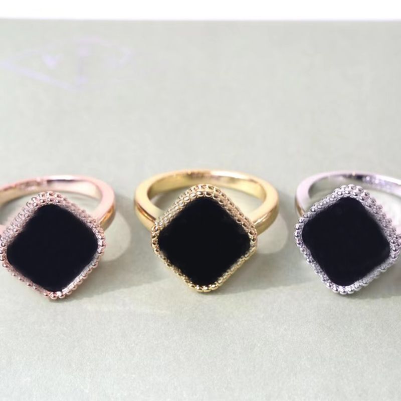 Four Leaf Clover Ring Designer Jewelry Rings Woman Wedding Ring Couple Gift Engagement Party Loves Fashion Luxury Natural Shell Red White Black Green
Four Leaf Clover Ring Designer Jewelry Rings Woman Wedding Ring Couple Gift Engagement Party Loves Fashion Luxury Natural Shell Red White Black Green