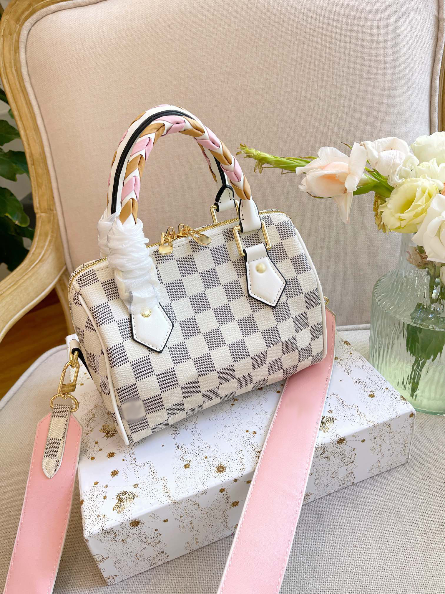 Luxury tote purses Brand handbag message bags Shoulder bag Genuine Leather Cluth Crossbody 5A Quality Cattlehide Damier White Womens Totes Monograms SPEEDY 20CM, Box
Luxury tote purses Brand handbag message bags Shoulder bag Genuine Leather Cluth Crossbody 5A Quality Cattlehide Damier White Womens Totes Monograms SPEEDY 20CM, Box
