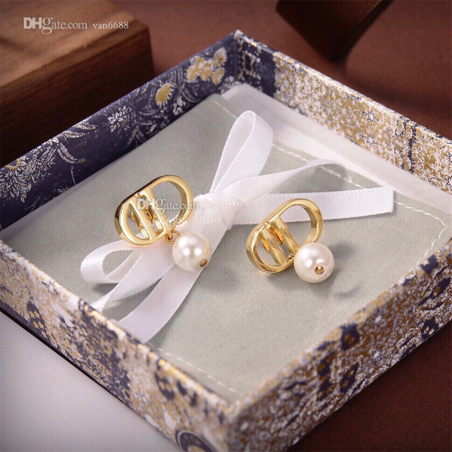 Stud Designer D Earrings Luxury Hoop Woman Earing Letter Petit Pearl Evolution Vintage Navy Women Jewelry Fashion
Stud Designer D Earrings Luxury Hoop Woman Earing Letter Petit Pearl Evolution Vintage Navy Women Jewelry Fashion