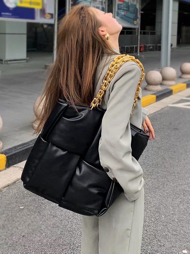Black Shoulder bag Women Designer bags handbag Chain tote Bag Genuine Leather Crossbody Shopping Luxury strap Onthego large Messenger handbags Multi styles purse, Contact me
Black Shoulder bag Women Designer bags handbag Chain tote Bag Genuine Leather Crossbody Shopping Luxury strap Onthego large Messenger handbags Multi styles purse, Contact me