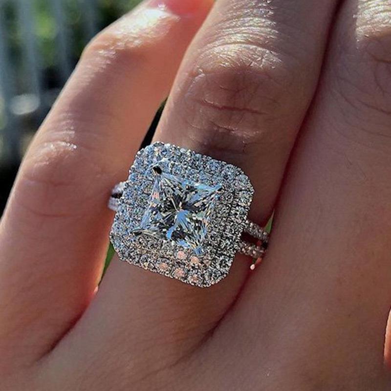 Wedding Rings Luxury Classic Silver Plated Square Crystal Engagement For Women Shine White CZ Stone Inlay Fashion Jewelry Bands
Wedding Rings Luxury Classic Silver Plated Square Crystal Engagement For Women Shine White CZ Stone Inlay Fashion Jewelry Bands