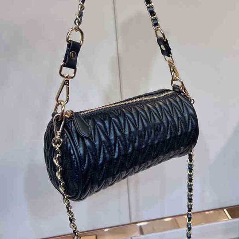 Shoulder Bags Drum bag Tote Lady Pillow Casual Handbags Fashion Cylindrical Cross Wallets Coin Pouch Long Zipper Crossbody Female Purses 221030, Black
Shoulder Bags Drum bag Tote Lady Pillow Casual Handbags Fashion Cylindrical Cross Wallets Coin Pouch Long Zipper Crossbody Female Purses 221030, Black