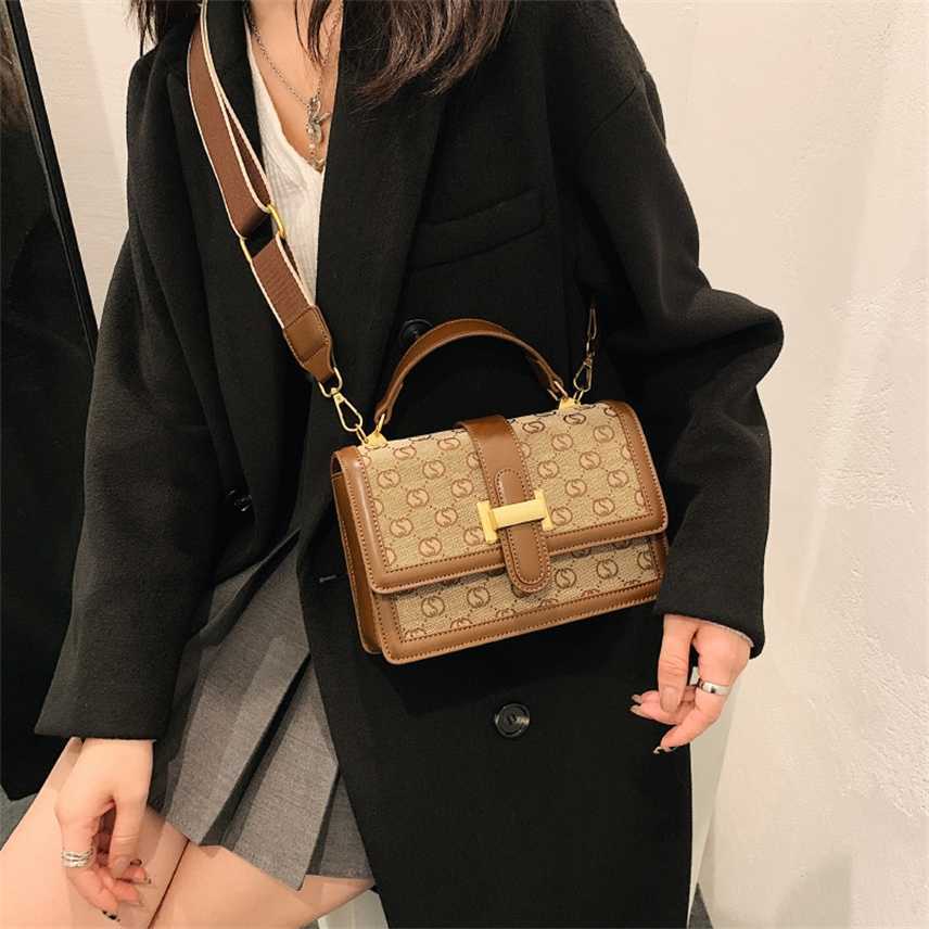 Purses and winter fashion small new light luxury women's wide belt sling single shoulder bag versatile messenger portable Handbag Black Friday
Purses and winter fashion small new light luxury women's wide belt sling single shoulder bag versatile messenger portable Handbag Black Friday