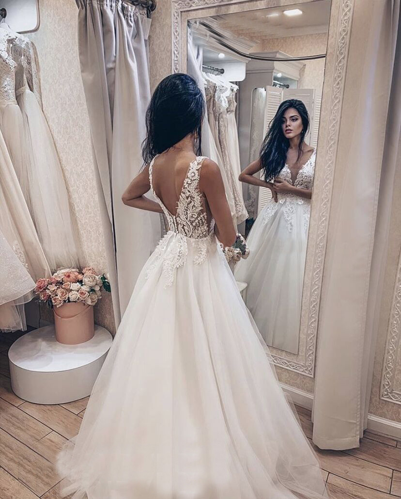 Boho Wedding Dresses V-neck Appliques Suknie Slubne Illusion Long Bride Dress Backless Beach Wedding Party Gown robe de mariee