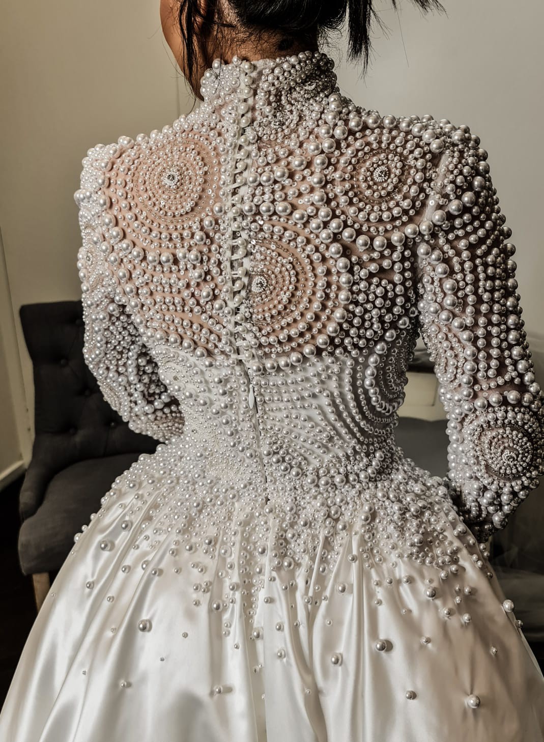 Luxury Pearls Beaded Dubai Wedding Gowns High Neck Long Sleeves White Satin Bridal Dresses Detachable Train Custom Made 2023 Bride Mermaid Robe De Mar