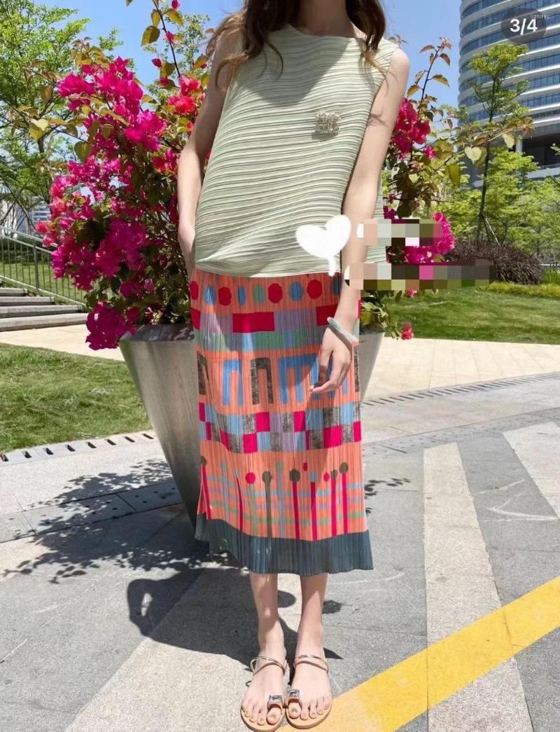 Skirts Miyake Pleats Geometric Abstract Color Designer Women Loose Slit Mid Length Straight Pleated Skirt 2022 Autumn Fashion, Pink
Skirts Miyake Pleats Geometric Abstract Color Designer Women Loose Slit Mid Length Straight Pleated Skirt 2022 Autumn Fashion, Pink