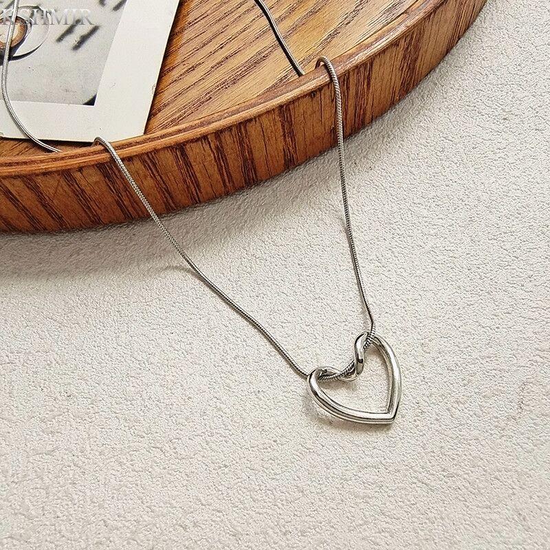 Pendant Necklaces Europe And The United States Metal Wind Simple Atmosphere Necklace Hollow Out Love Choker Cold Style Clavicle Chain Female
Pendant Necklaces Europe And The United States Metal Wind Simple Atmosphere Necklace Hollow Out Love Choker Cold Style Clavicle Chain Female