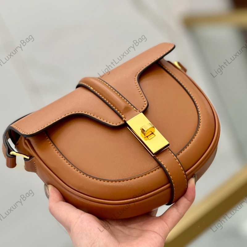 Saddle Bags Designer Bag Real Leather Crossbody Handbags For Women Classic Famous Brand Clutch Shopping Purses 221029, Brown
Saddle Bags Designer Bag Real Leather Crossbody Handbags For Women Classic Famous Brand Clutch Shopping Purses 221029, Brown
