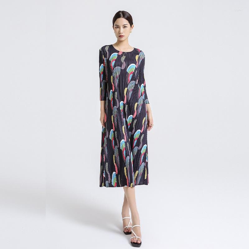 Casual Dresses Miyake Pleated Autumn Print Western Style All-match High-end Temperament Age-reducing Fashion Mid-length Dress, Picture color
Casual Dresses Miyake Pleated Autumn Print Western Style All-match High-end Temperament Age-reducing Fashion Mid-length Dress, Picture color