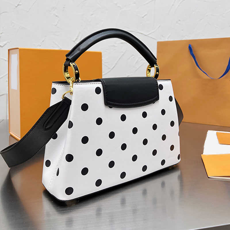 LVS Designer Handbags Louiss Tote bag Luxuries designers women crossbody Handbag Shoulder totes bags purses wallet 0MCD, No bags
LVS Designer Handbags Louiss Tote bag Luxuries designers women crossbody Handbag Shoulder totes bags purses wallet 0MCD, No bags