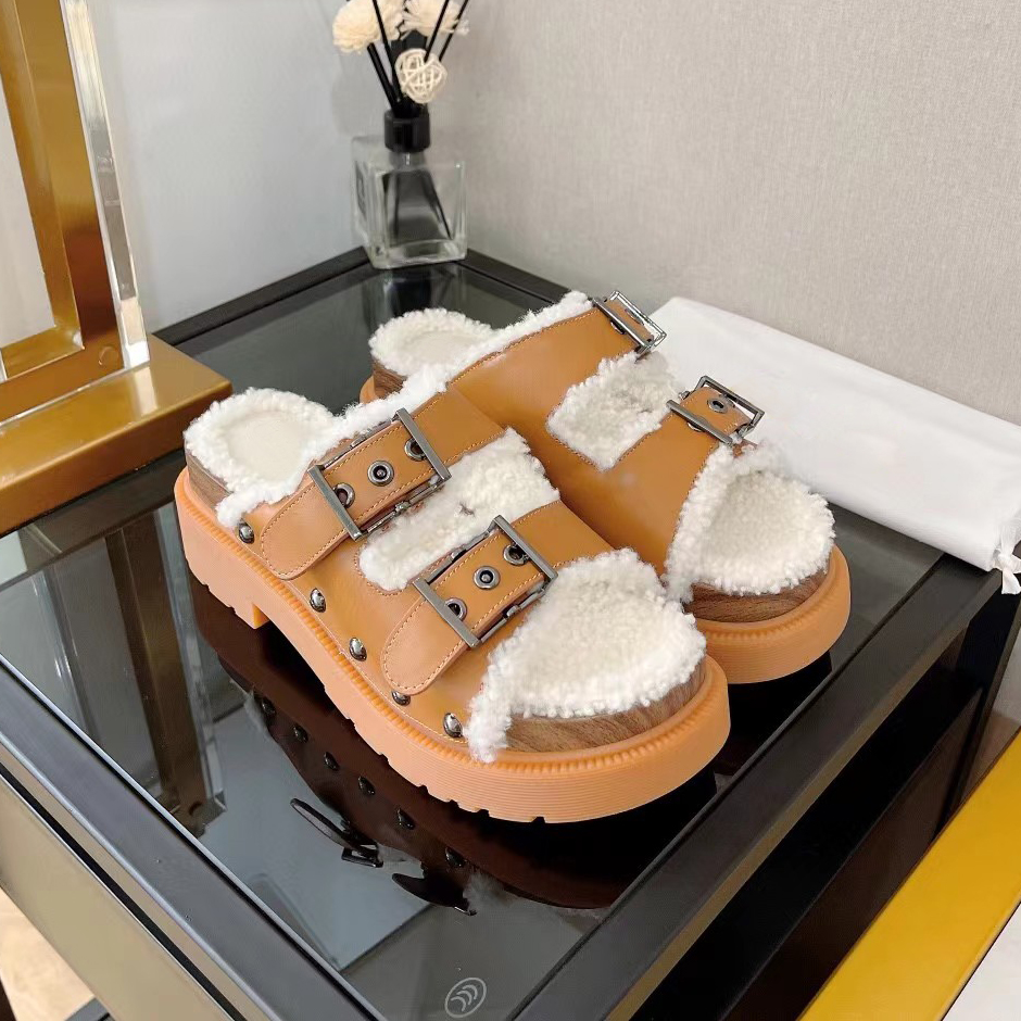 2022 winter new belt buckle rivet slippers warm wool casual shoes women's leather outdoor comfortable luxury designer factory shoes, Black
2022 winter new belt buckle rivet slippers warm wool casual shoes women's leather outdoor comfortable luxury designer factory shoes, Black