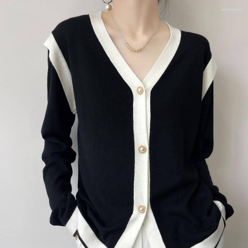Women' Knits Spring And Autumn PerFemale Knit Cardigan Wool V-neck Jumper Top Single Breasted Simple Slim Women White Black Patchwork
Women' Knits Spring And Autumn PerFemale Knit Cardigan Wool V-neck Jumper Top Single Breasted Simple Slim Women White Black Patchwork