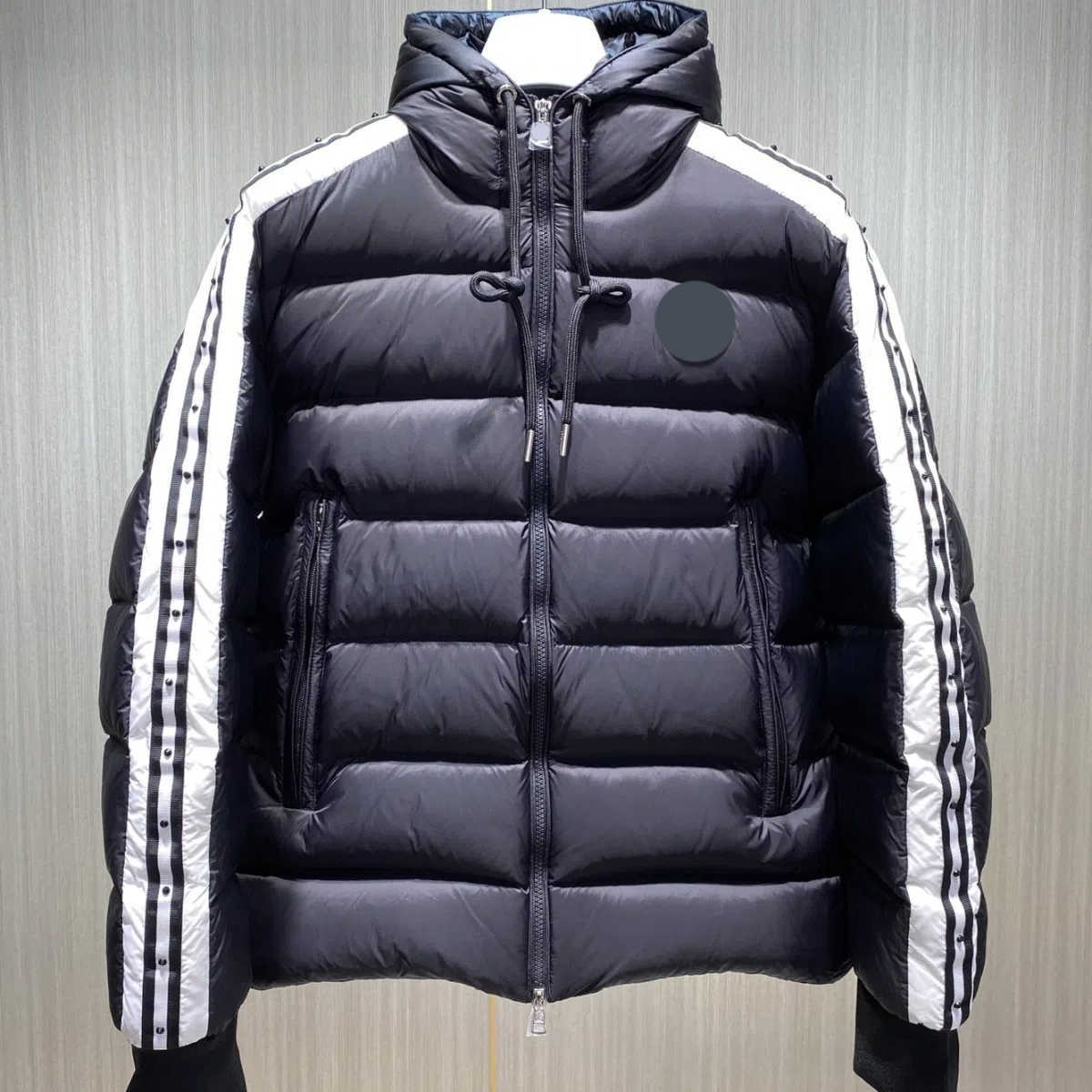 Designer maya Men's Down Embroidered Badge Ladies Hooded Jacket Casual Sports Lightweight White Duck Down Warm Stand Collar Top Apparel Full, Black
Designer maya Men's Down Embroidered Badge Ladies Hooded Jacket Casual Sports Lightweight White Duck Down Warm Stand Collar Top Apparel Full, Black