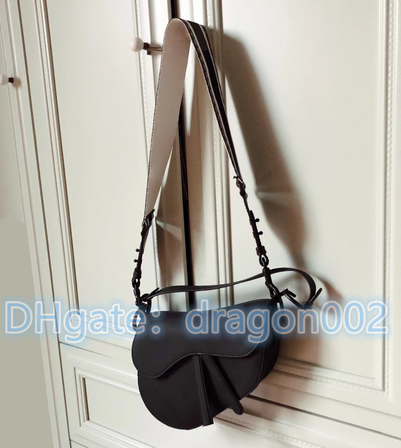 women' s embroidery tote bag Leather Shoulde Famous Luxury Designer men Gold chain wallets bags go Purse classic saddle crossBodyr Bags Ladies gift hobo vintage bobby
women' s embroidery tote bag Leather Shoulde Famous Luxury Designer men Gold chain wallets bags go Purse classic saddle crossBodyr Bags Ladies gift hobo vintage bobby