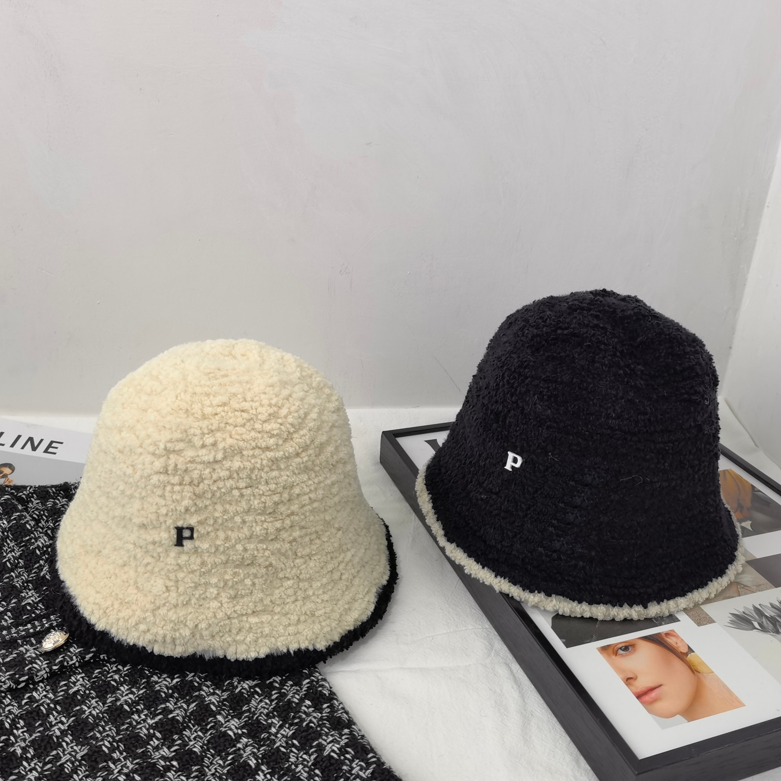 Designer Bucket Hats Beanie Bonnet Woolen Winter Hat Beanies Wram For Men Women Christmas Gifts Casual Simple Style Triangle 22103105CZ, Black
Designer Bucket Hats Beanie Bonnet Woolen Winter Hat Beanies Wram For Men Women Christmas Gifts Casual Simple Style Triangle 22103105CZ, Black
