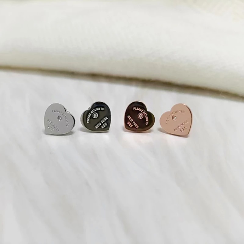 Classic designer Stud Earrings jewelry love earrings RETURN TO Heart charms earring for women man 10MM silver T gold original blue box luxury ladies Girls party gifts
Classic designer Stud Earrings jewelry love earrings RETURN TO Heart charms earring for women man 10MM silver T gold original blue box luxury ladies Girls party gifts