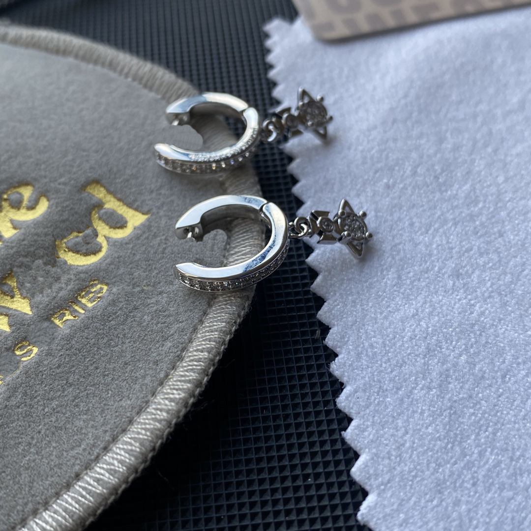 Classic Design Earrings High end Charm Style Earrings Luxury Fashion Quality Jewelry Selected Women's Gift Campus Couple Family Size 0.7x2.5cm Real Gold Plating
Classic Design Earrings High end Charm Style Earrings Luxury Fashion Quality Jewelry Selected Women's Gift Campus Couple Family Size 0.7x2.5cm Real Gold Plating