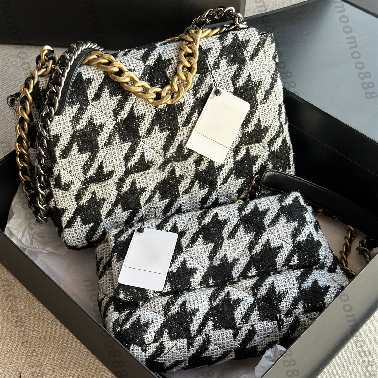 10A Top Tier Mirror Quality 19 Flap Bag Small 26cm Houndstooth Handbag Luxury Designers Womens Velet Quilted Purse Crossbody Black Shoulder Chain Strap Box Bag, Carton
10A Top Tier Mirror Quality 19 Flap Bag Small 26cm Houndstooth Handbag Luxury Designers Womens Velet Quilted Purse Crossbody Black Shoulder Chain Strap Box Bag, Carton