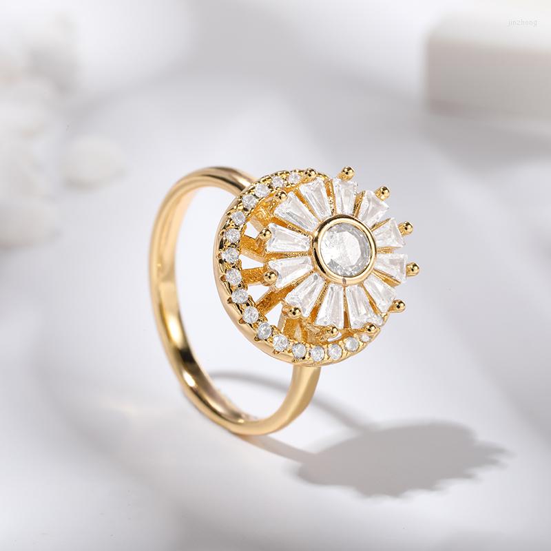 Cluster Rings Daisy Flower Anxiety Ring Rotate Freely Anti Stress Fidget Spinner For Women Girls Fashion Wedding Party Jewelry Wholesale
Cluster Rings Daisy Flower Anxiety Ring Rotate Freely Anti Stress Fidget Spinner For Women Girls Fashion Wedding Party Jewelry Wholesale