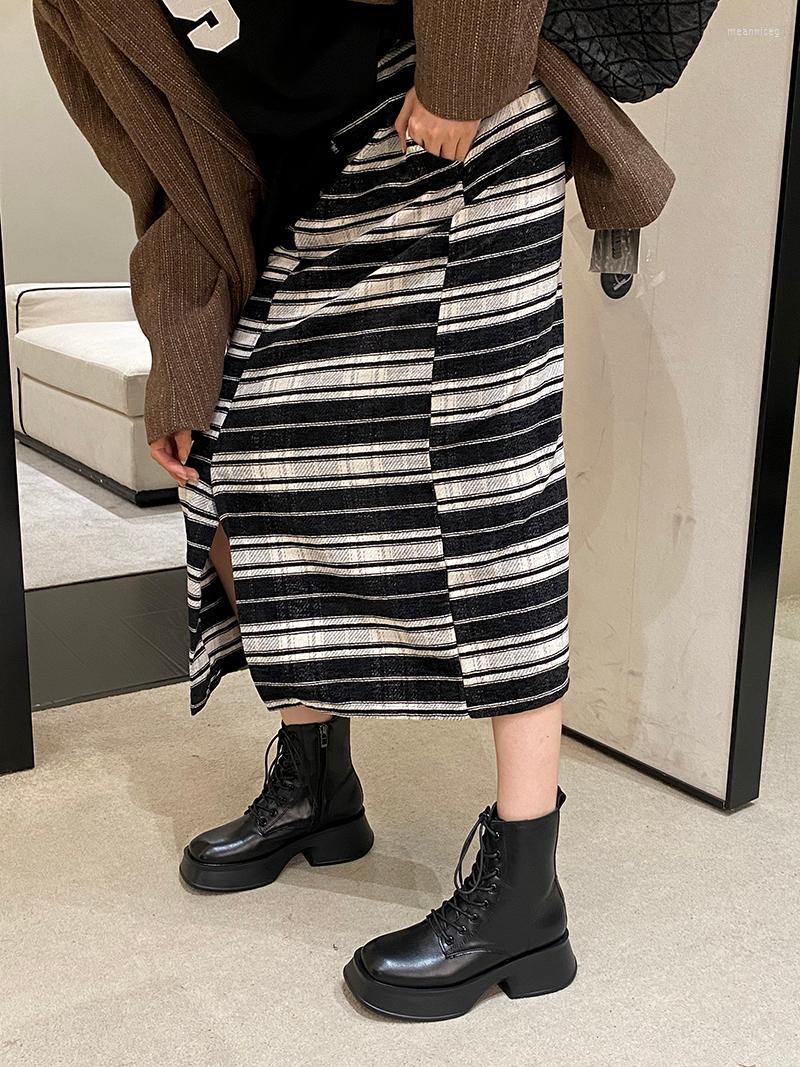 Boots Square Toe Women Ankle Cross Tied Black Knight Booties 2022 Arrivals Side Zipper Platform Shoes Mid Heels Fashion Pump
Boots Square Toe Women Ankle Cross Tied Black Knight Booties 2022 Arrivals Side Zipper Platform Shoes Mid Heels Fashion Pump