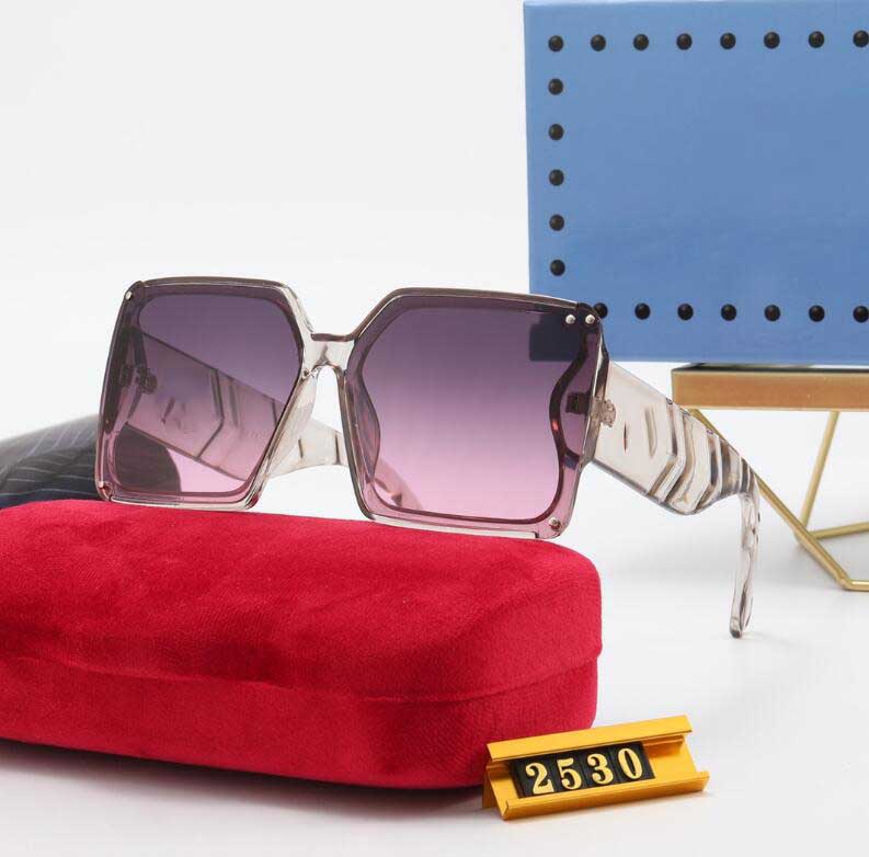 Fashion Classic design Polarized Luxury Sunglasses For Men Women Pilot Sun Glasses UV400 Eyewear Metal Frame Polaroid Lens 2530 With box and Case
Fashion Classic design Polarized Luxury Sunglasses For Men Women Pilot Sun Glasses UV400 Eyewear Metal Frame Polaroid Lens 2530 With box and Case