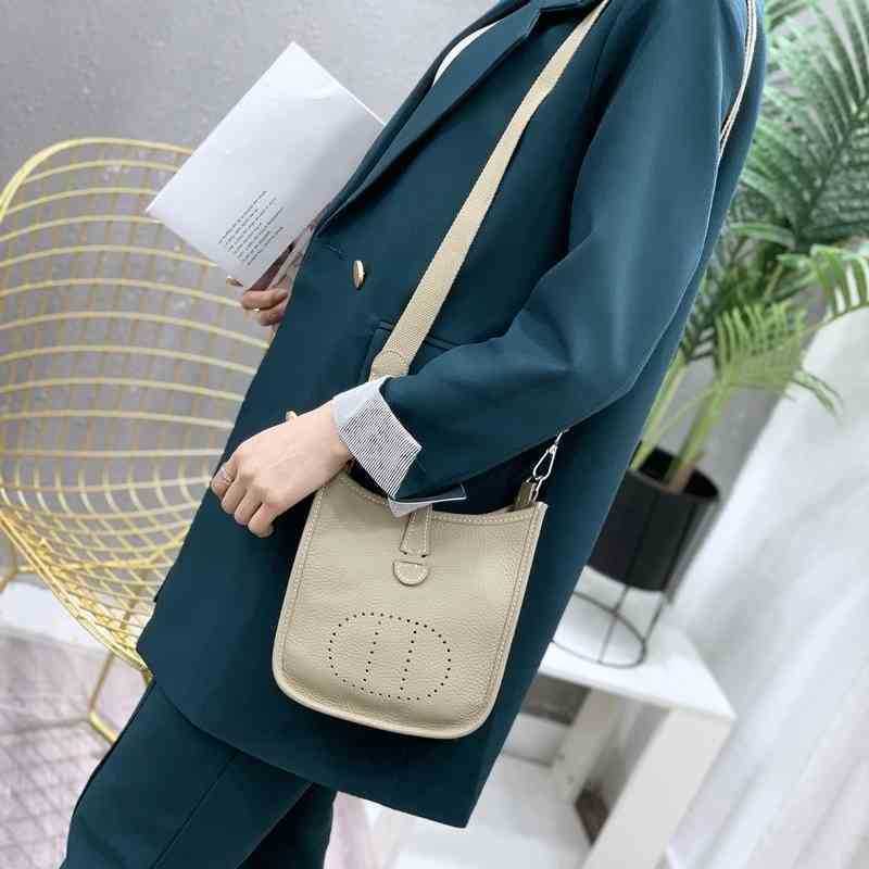 Designer Handbags Herme Herms 2022 Hollowed Out Evelyn Women's Bag Head Leather Crossbody Bag Mini Bag
Designer Handbags Herme Herms 2022 Hollowed Out Evelyn Women's Bag Head Leather Crossbody Bag Mini Bag