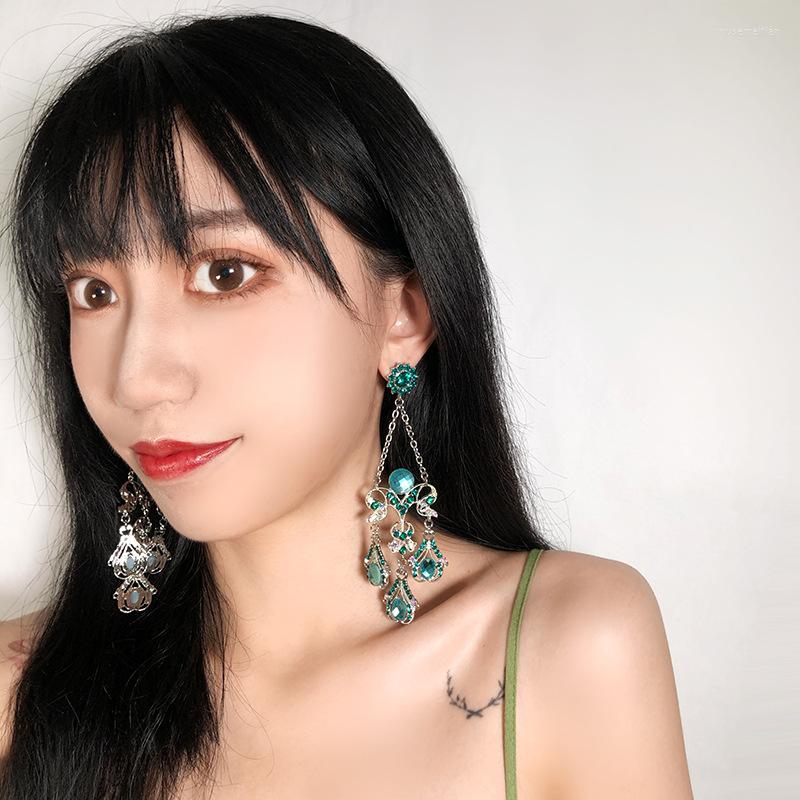 Dangle Earrings 2022 High Quality Alloy Inlaid Water Drop Blue Crystal Dinner Exaggerated Tassel Earring Jewelry
Dangle Earrings 2022 High Quality Alloy Inlaid Water Drop Blue Crystal Dinner Exaggerated Tassel Earring Jewelry
