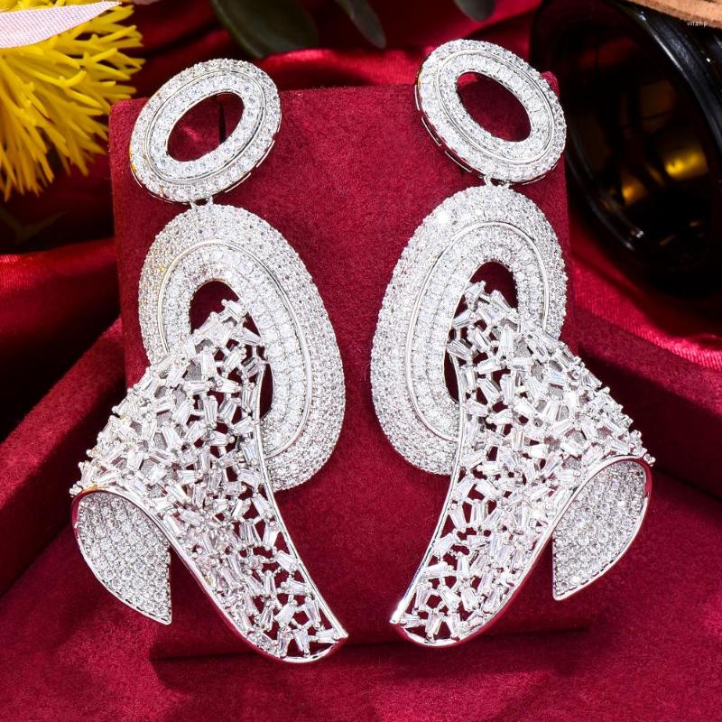 Dangle Earrings Soramoore Luxury Big Pendant For Women Wedding Geometric Earring Brincos Female DIY Fashion Jewelry Gift High Quality
Dangle Earrings Soramoore Luxury Big Pendant For Women Wedding Geometric Earring Brincos Female DIY Fashion Jewelry Gift High Quality