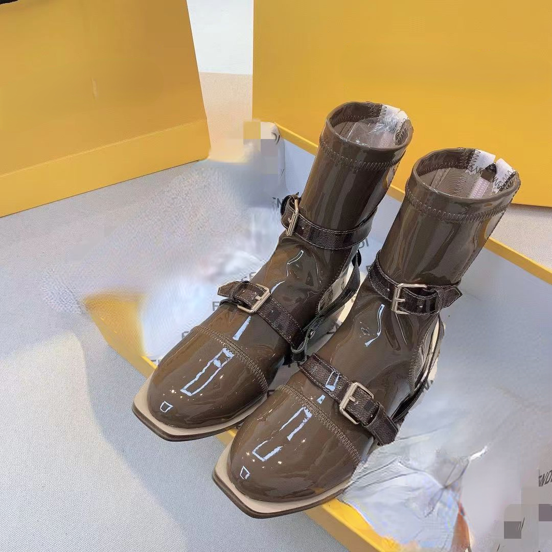 2022 patent leather ankle boots OP23 for women Chunky heel French autumn/winter new mid-barrel elastic skinny boot with zipper low heel Martin boot, Customize
2022 patent leather ankle boots OP23 for women Chunky heel French autumn/winter new mid-barrel elastic skinny boot with zipper low heel Martin boot, Customize