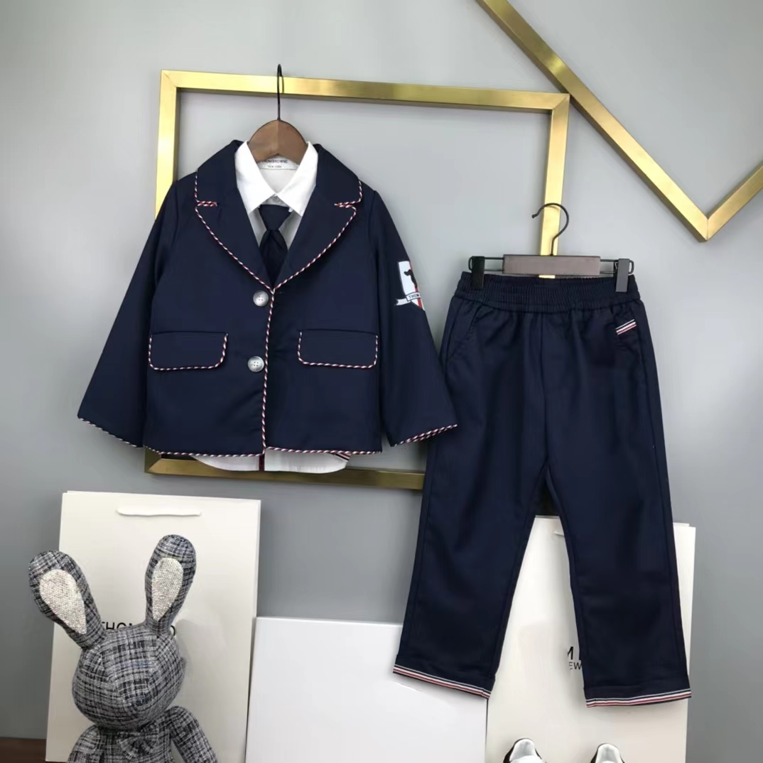 youth boy set designer kid fashion boys clothing sets wholesale toddler kids autumn clothe three piece wholesale coats and pants -160 cm send with box, Blue
youth boy set designer kid fashion boys clothing sets wholesale toddler kids autumn clothe three piece wholesale coats and pants -160 cm send with box, Blue