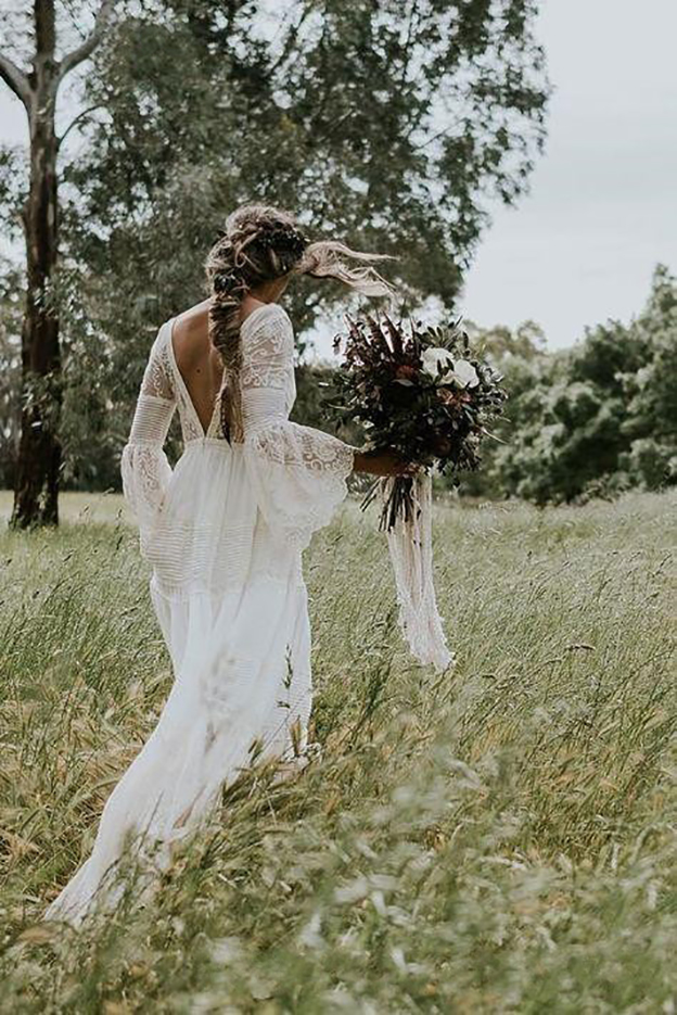 Lace Boho Wedding Dresses Long Sleeves A-e Backless Sweep Train Pleats Beach Bridal Gowns Bride Dress Vestido de noiva
