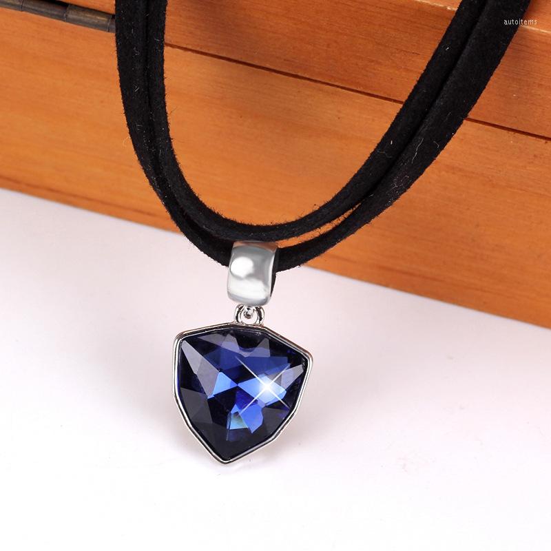 Choker Fashion Hexagon Crystal Pendant Fine Leather Chain For Women Personality Necklace Jewelry
Choker Fashion Hexagon Crystal Pendant Fine Leather Chain For Women Personality Necklace Jewelry